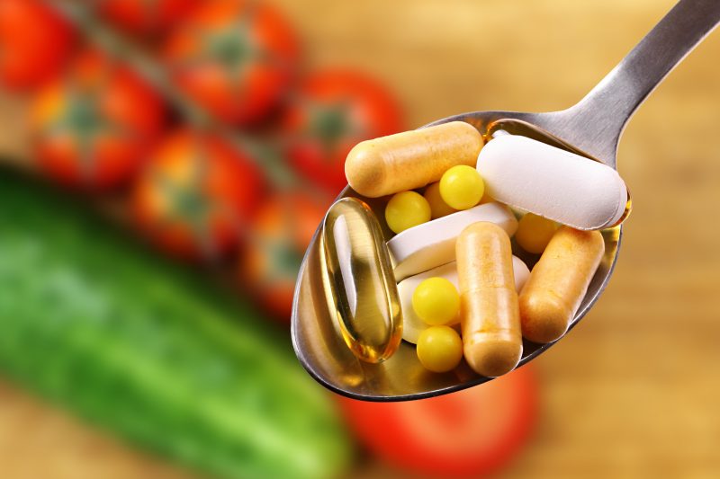 Какие витамины принимать при диете?